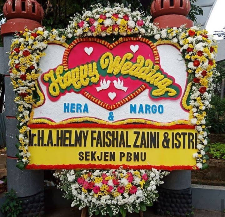 Karangan bunga papan happy wedding bandung