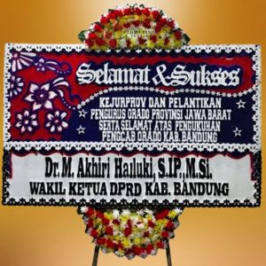 Bunga Papan Selamat Sukses 009